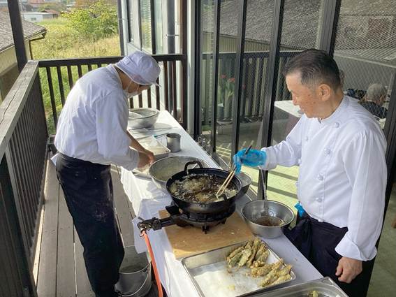 料理をする男性

AI 生成コンテンツは誤りを含む可能性があります。